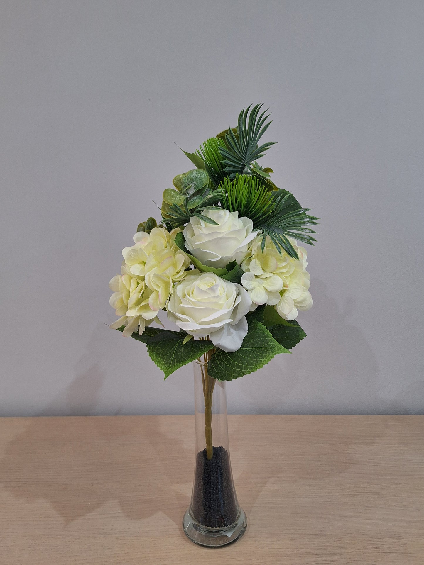 RAMO DE ROSAS Y HORTENSIAS