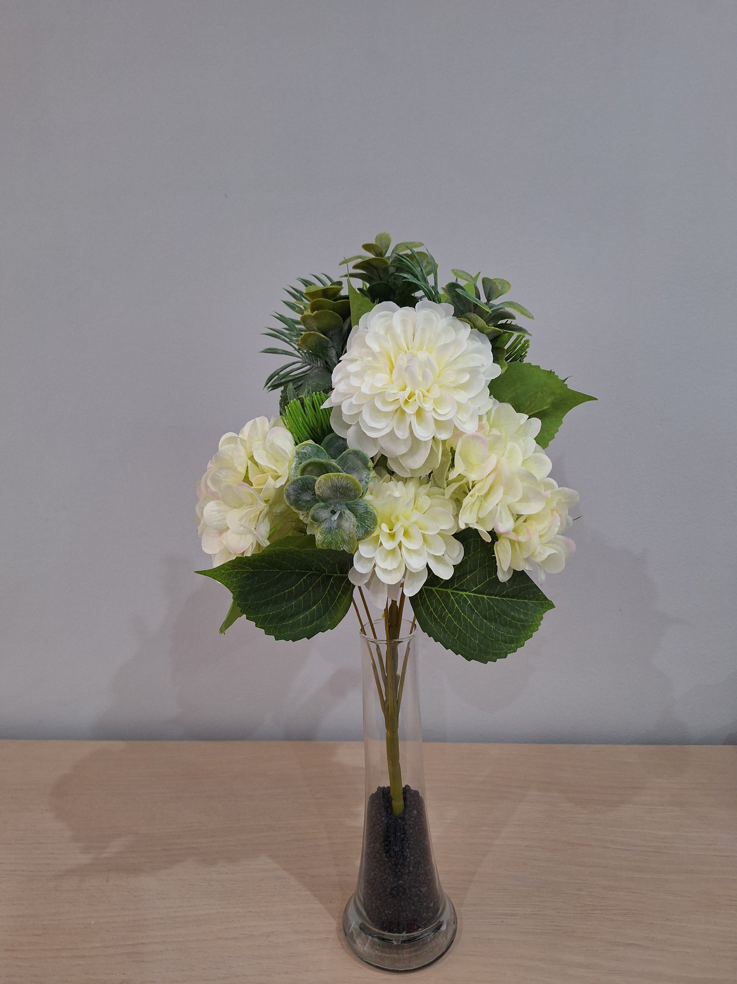 RAMO ZINNIAS Y HORTENSIAS