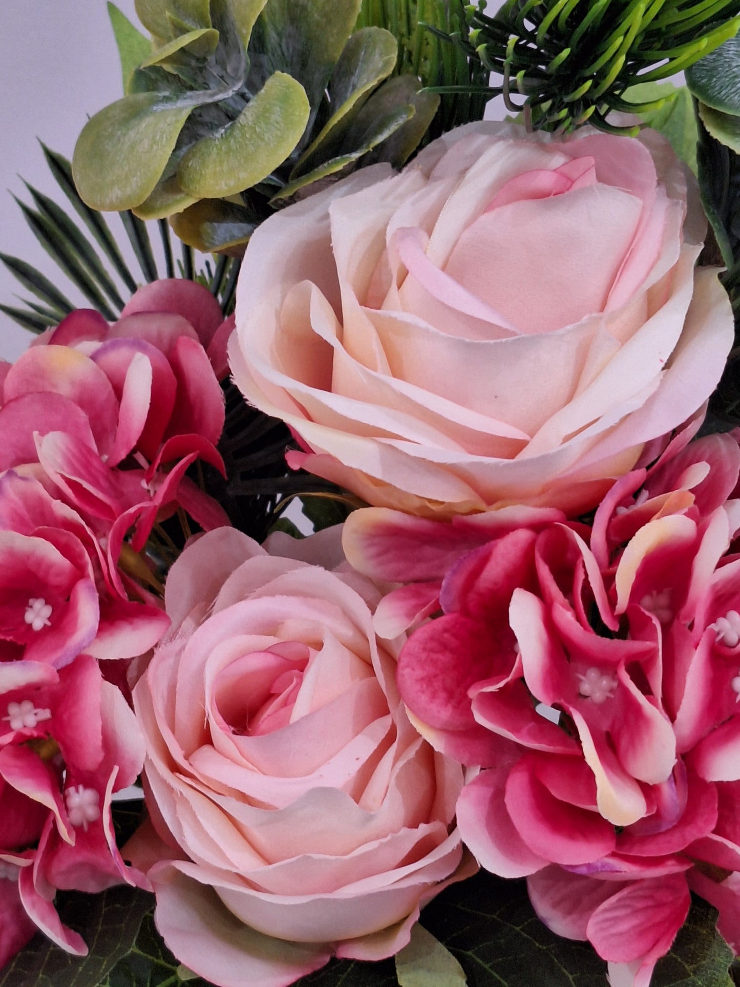 RAMO DE ROSAS Y HORTENSIAS