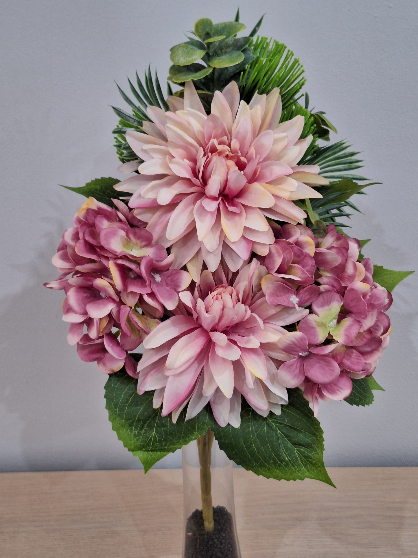 RAMO DE DALIAS Y HORTENSIAS