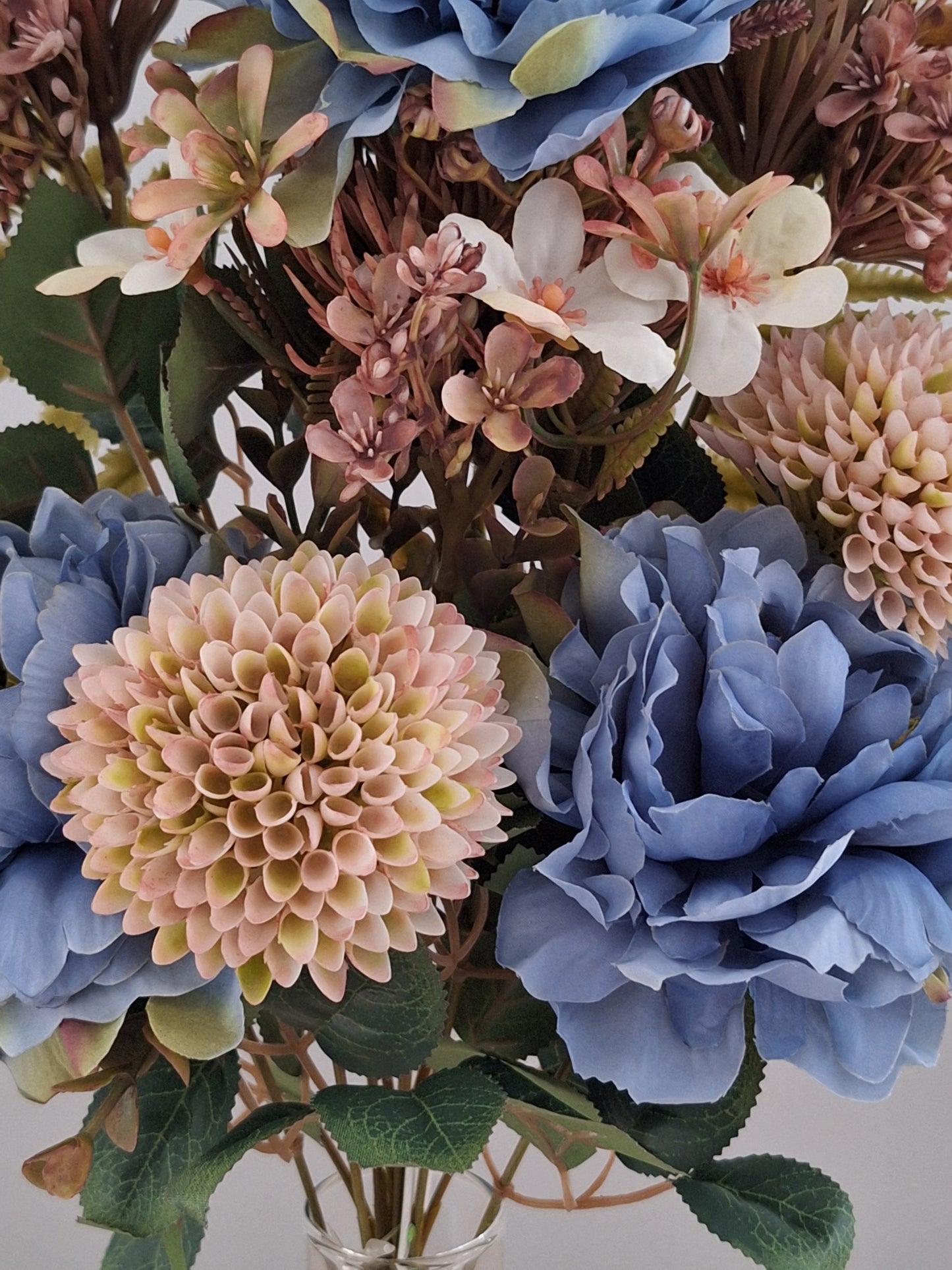 RAMO DE PEONIAS Y CRISANTEMOS