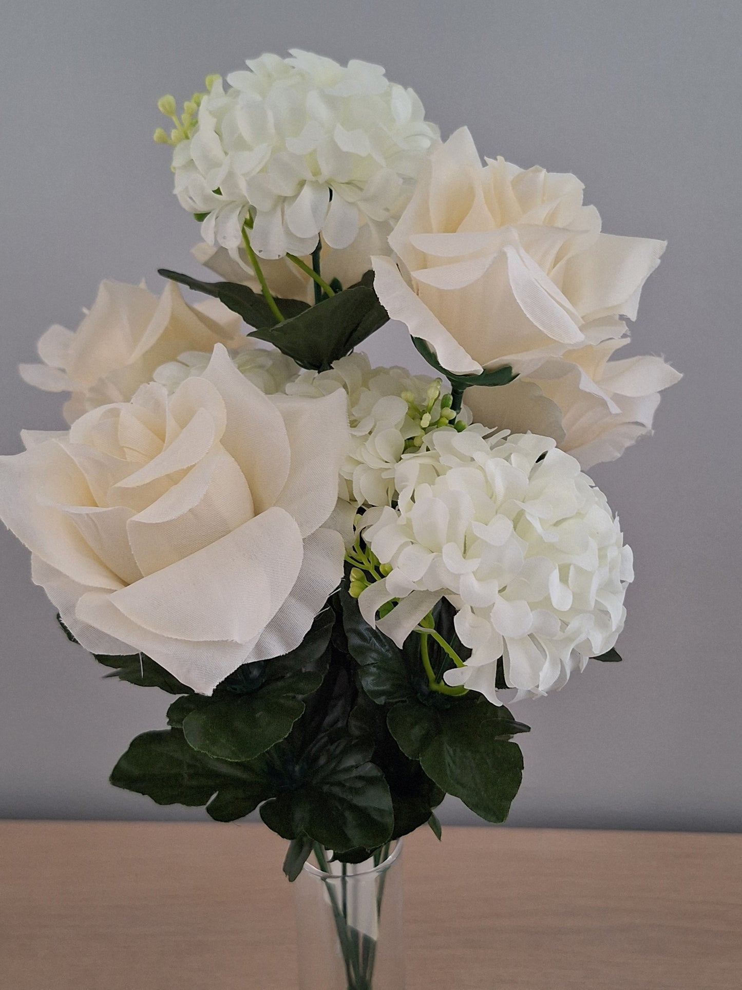 RAMO DE ROSAS Y CRISANTEMOS