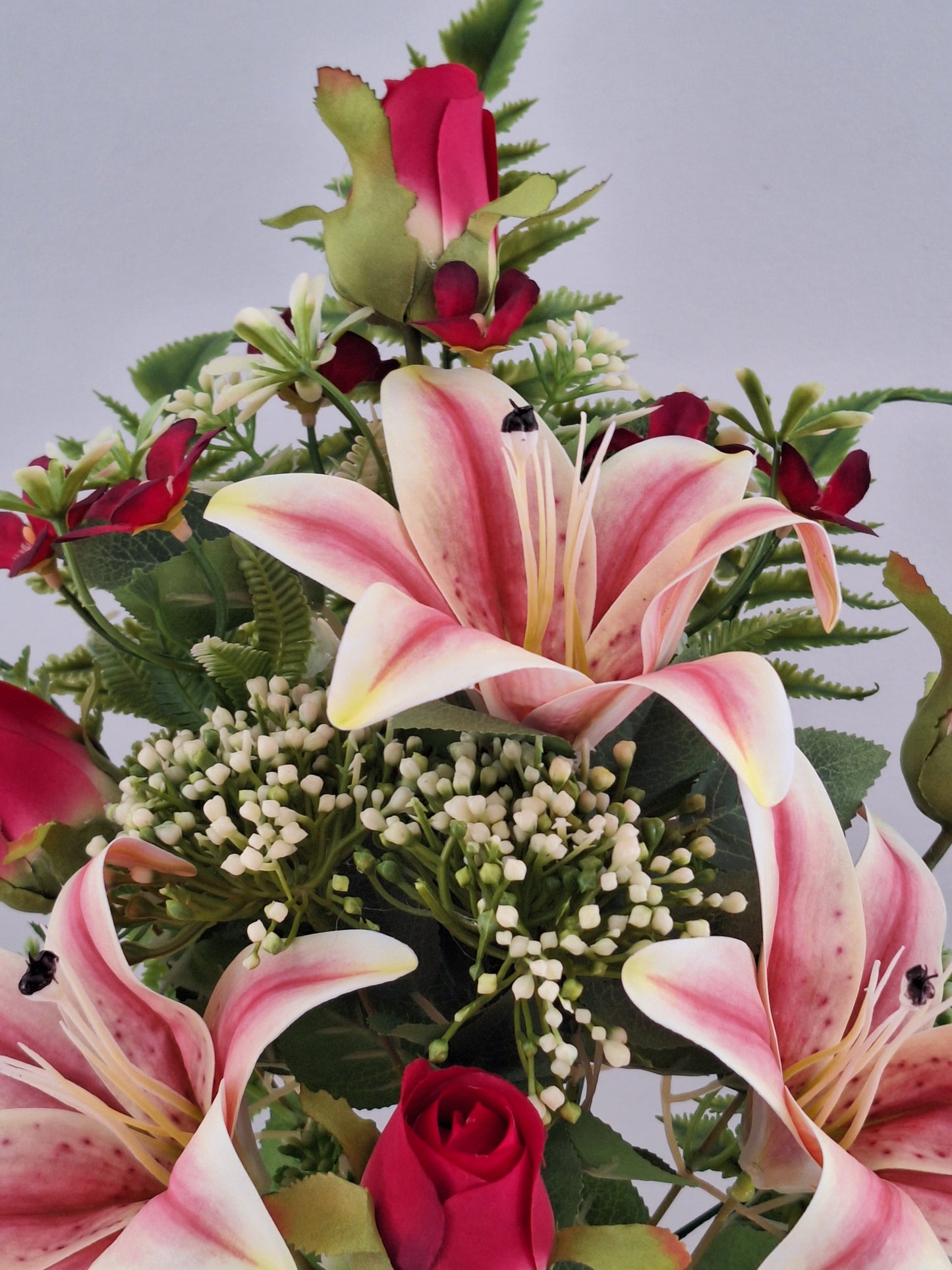 RAMO LILIUMS Y CAPULLOS