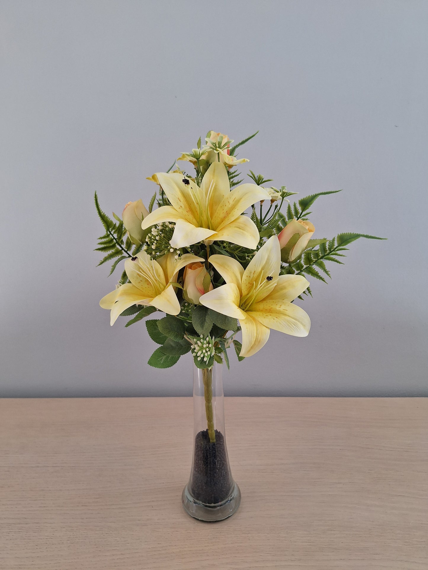 RAMO LILIUMS Y CAPULLOS