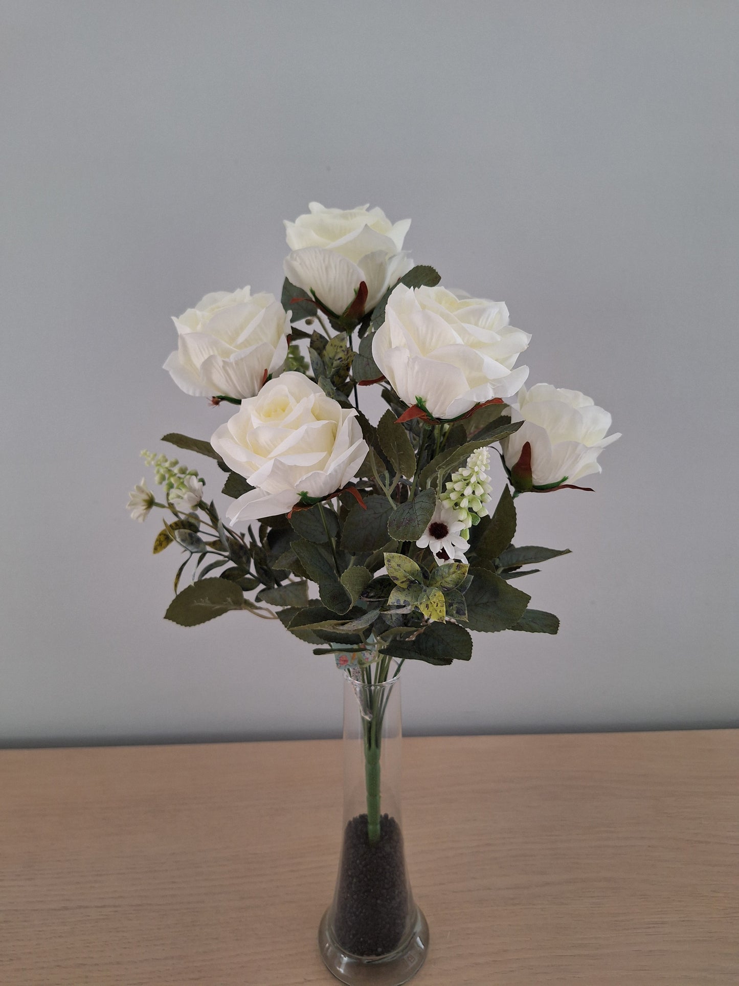 RAMO REDONDO DE ROSAS Y ASTILBE