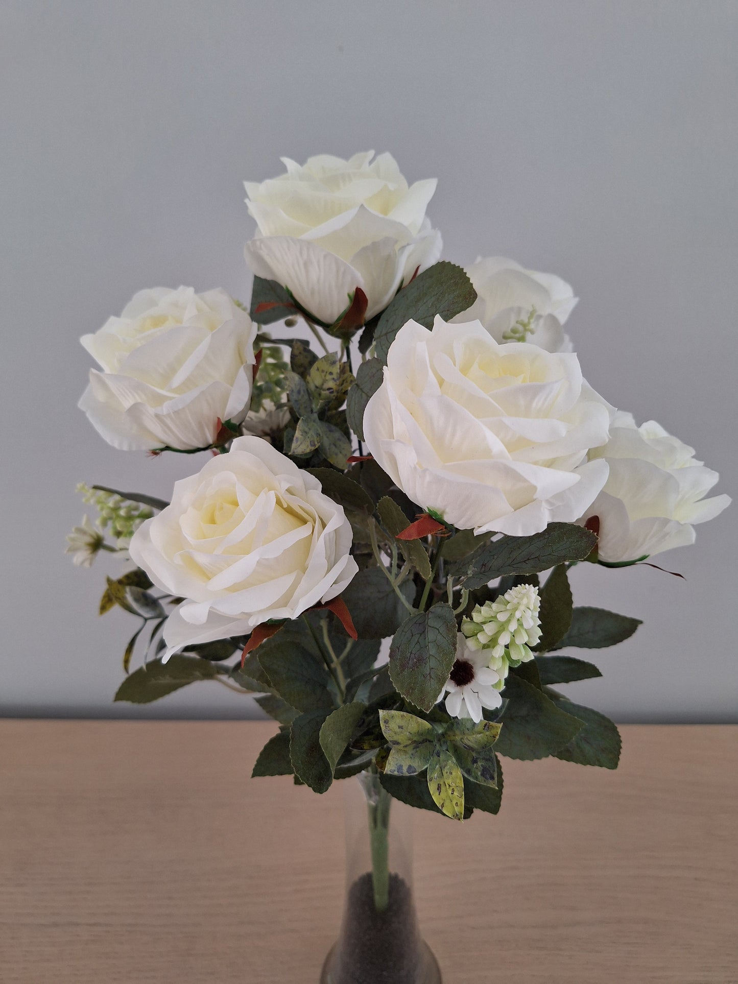 RAMO REDONDO DE ROSAS Y ASTILBE