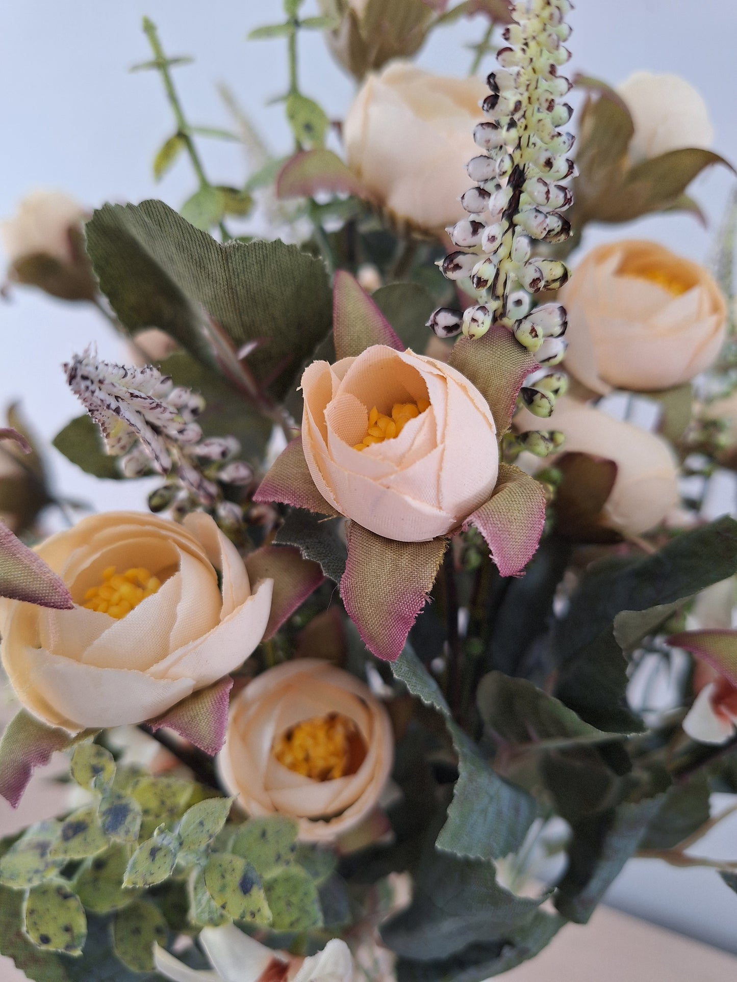 RAMO OTOÑAL DE RANUNCULOS Y ASTILBE